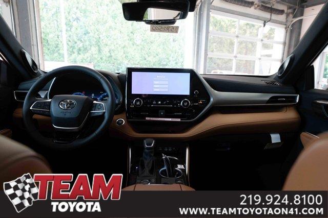 new 2025 Toyota Highlander car, priced at $55,500
