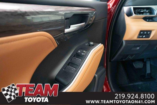 new 2025 Toyota Highlander car, priced at $55,500