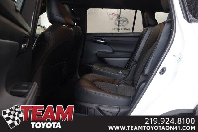 used 2023 Toyota Highlander car, priced at $39,900