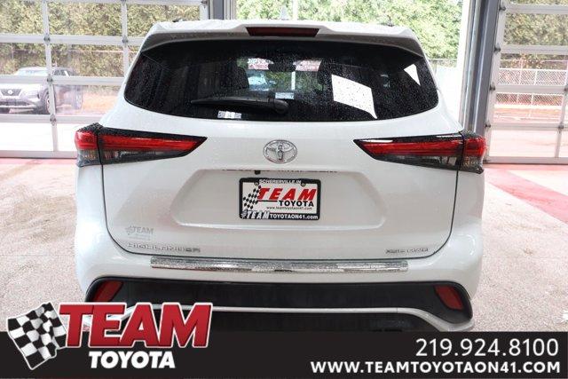 used 2023 Toyota Highlander car, priced at $39,900