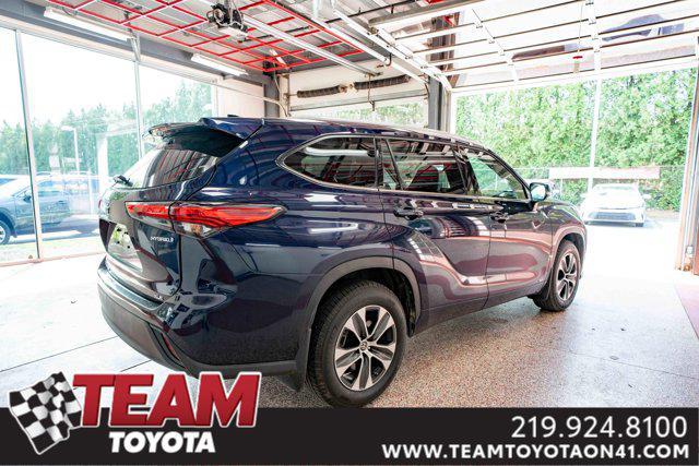 used 2022 Toyota Highlander Hybrid car, priced at $39,300