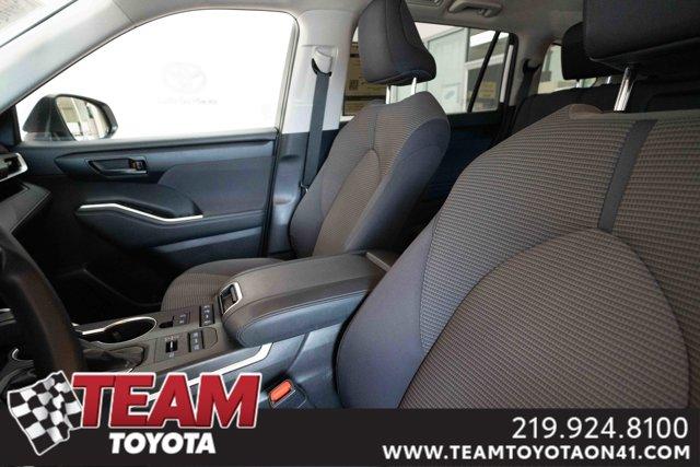 used 2021 Toyota Highlander car, priced at $28,200