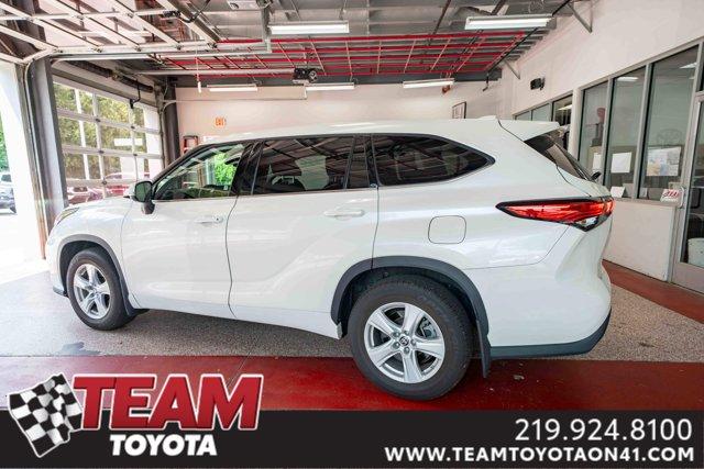 used 2021 Toyota Highlander car, priced at $28,200