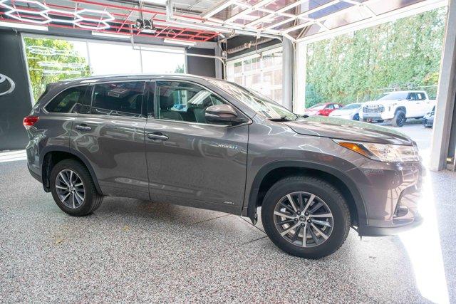 used 2017 Toyota Highlander Hybrid car, priced at $23,200