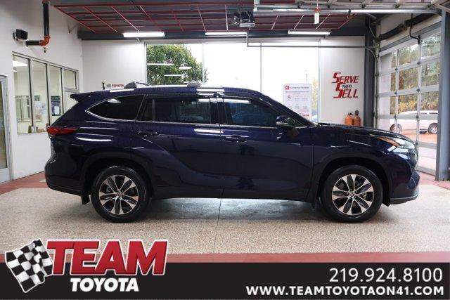 used 2022 Toyota Highlander car, priced at $36,000