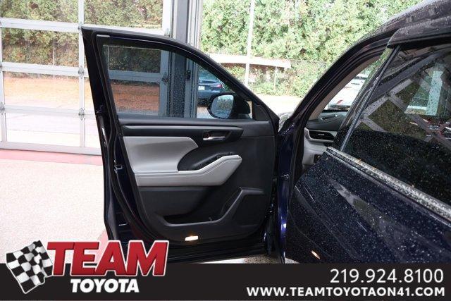 used 2022 Toyota Highlander car, priced at $36,000