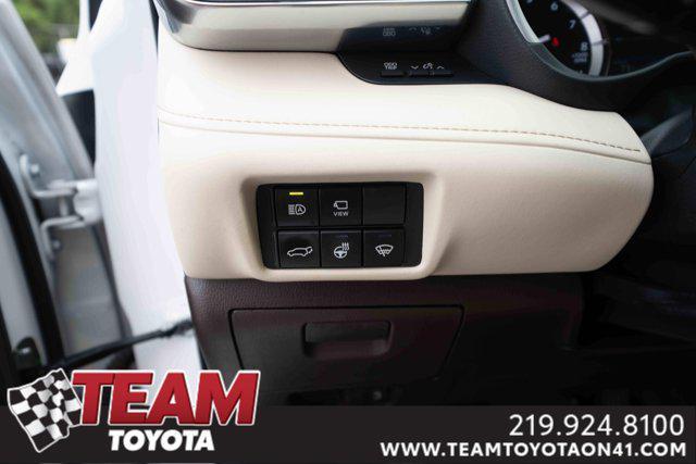 used 2022 Toyota Highlander car, priced at $37,300