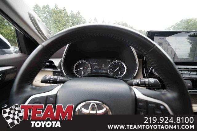 used 2022 Toyota Highlander car, priced at $37,300