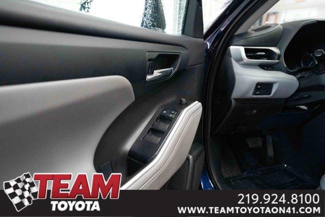 used 2021 Toyota Highlander car, priced at $32,500