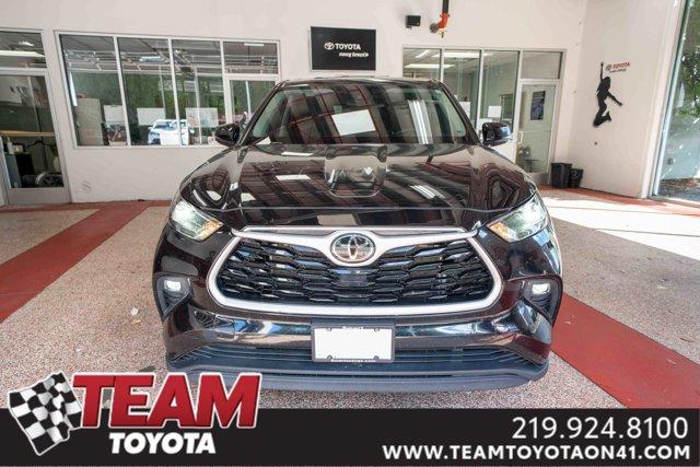used 2023 Toyota Highlander car, priced at $29,200