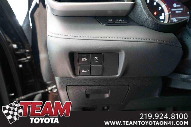 used 2023 Toyota Highlander car, priced at $29,200