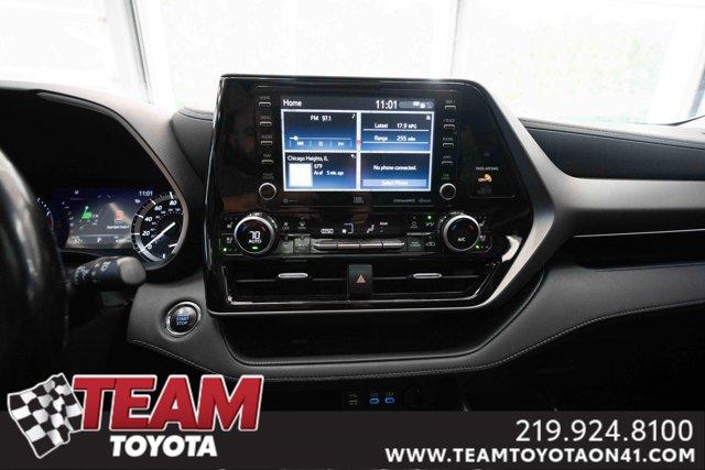 used 2022 Toyota Highlander car, priced at $35,000