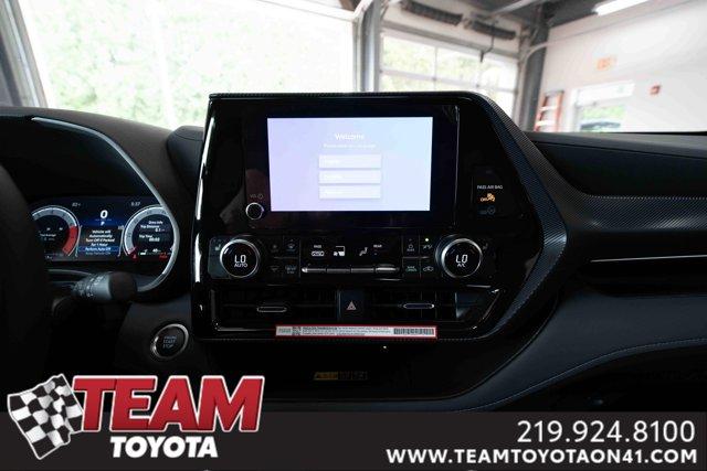new 2025 Toyota Highlander car, priced at $49,158