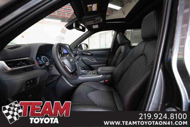 new 2025 Toyota Highlander car, priced at $49,158