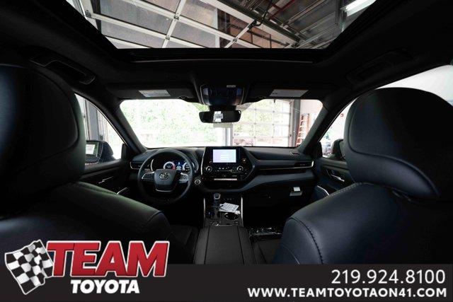 new 2025 Toyota Highlander car, priced at $49,158
