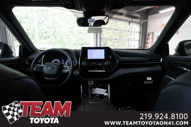 new 2025 Toyota Highlander car, priced at $49,158