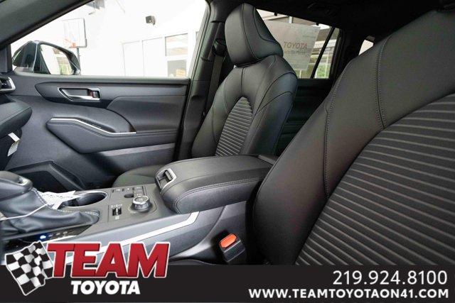 new 2025 Toyota Highlander car, priced at $49,158