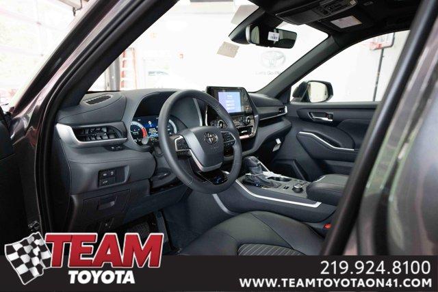 new 2025 Toyota Highlander car, priced at $49,158