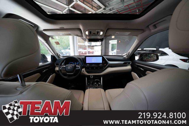 used 2024 Toyota Highlander car, priced at $46,900