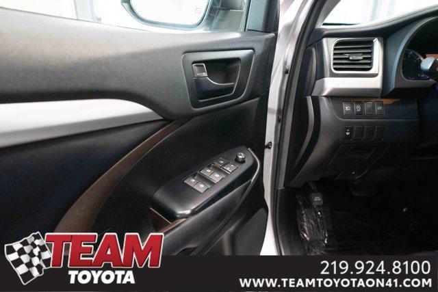 used 2019 Toyota Highlander car, priced at $26,600