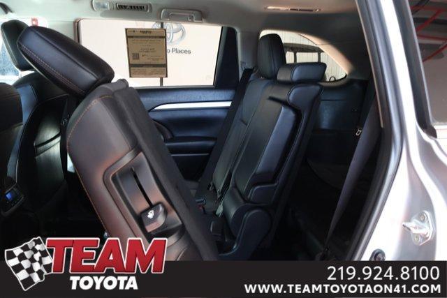 used 2019 Toyota Highlander car, priced at $27,700