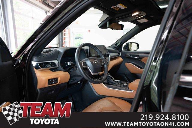 used 2023 Toyota Highlander car, priced at $44,400