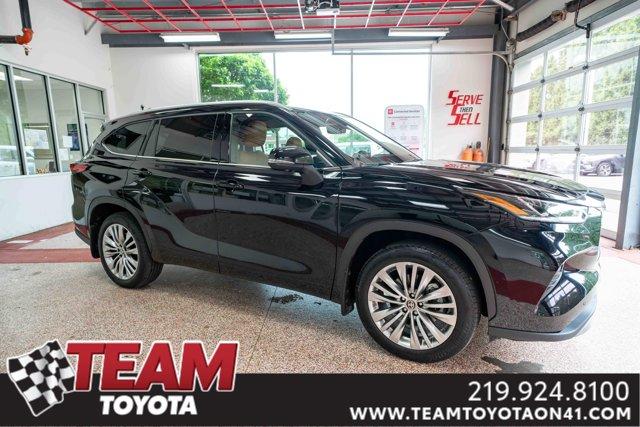 used 2023 Toyota Highlander car, priced at $44,400
