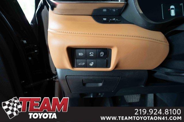 used 2023 Toyota Highlander car, priced at $44,400