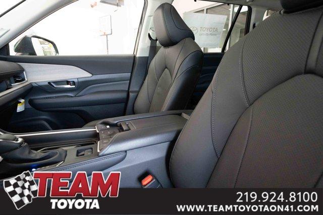 new 2025 Toyota Grand Highlander car, priced at $54,702