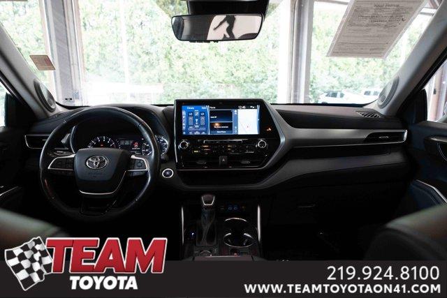 used 2022 Toyota Highlander car, priced at $37,900