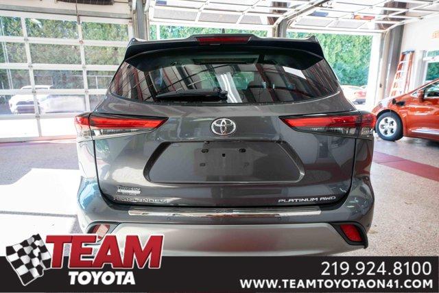 used 2022 Toyota Highlander car, priced at $37,900