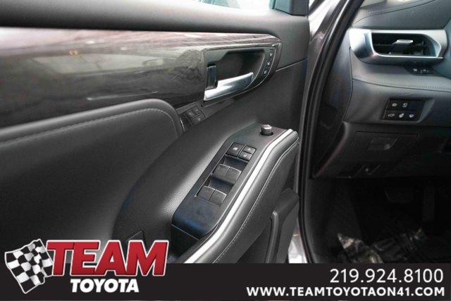 used 2022 Toyota Highlander car, priced at $37,900
