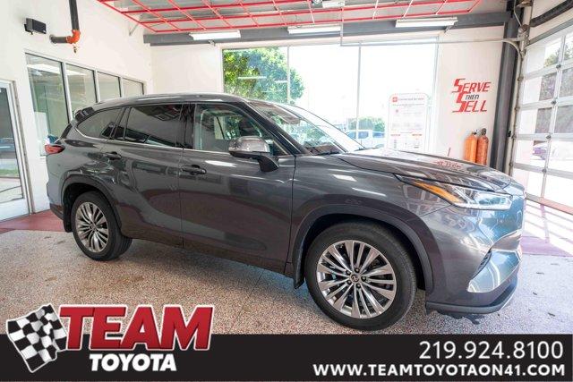 used 2022 Toyota Highlander car, priced at $37,900