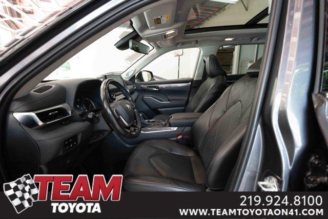 used 2022 Toyota Highlander car, priced at $37,900