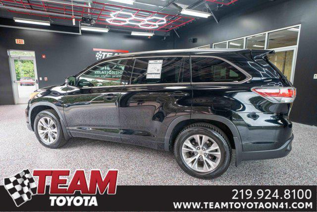 used 2015 Toyota Highlander car, priced at $11,100