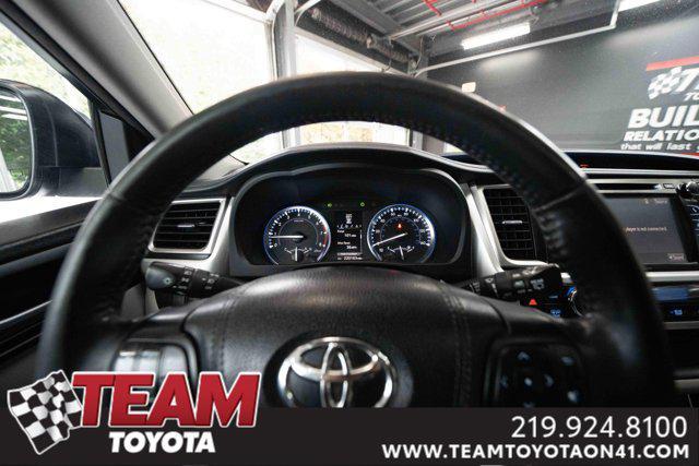 used 2015 Toyota Highlander car, priced at $11,100