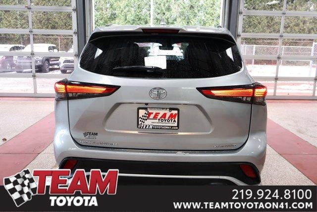 used 2022 Toyota Highlander car, priced at $36,300