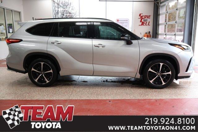 used 2022 Toyota Highlander car, priced at $36,300