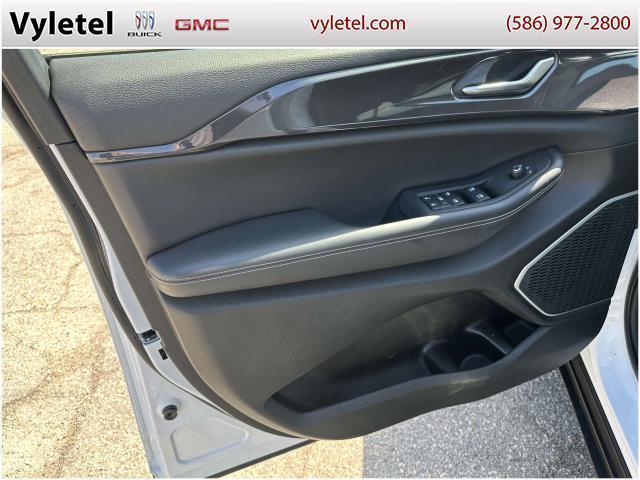 used 2022 Jeep Grand Cherokee car, priced at $29,995