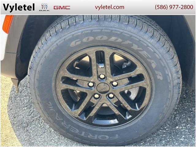used 2022 Jeep Grand Cherokee car, priced at $29,995