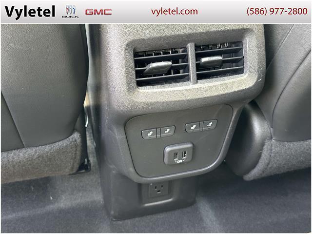 used 2022 Chevrolet Equinox car, priced at $25,995