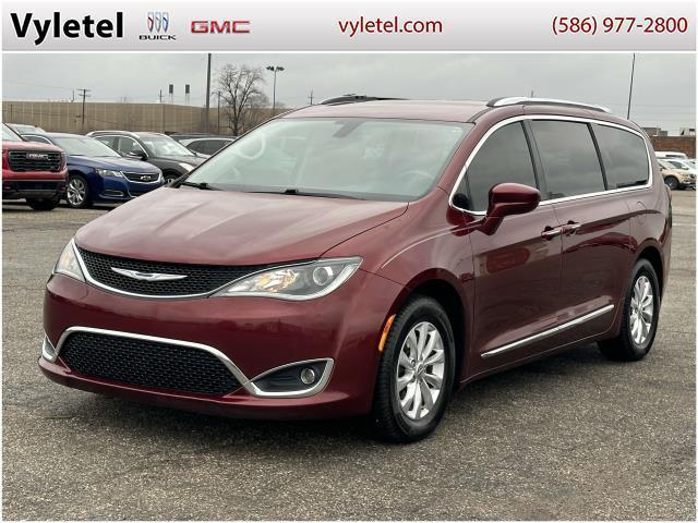 used 2018 Chrysler Pacifica car, priced at $18,995