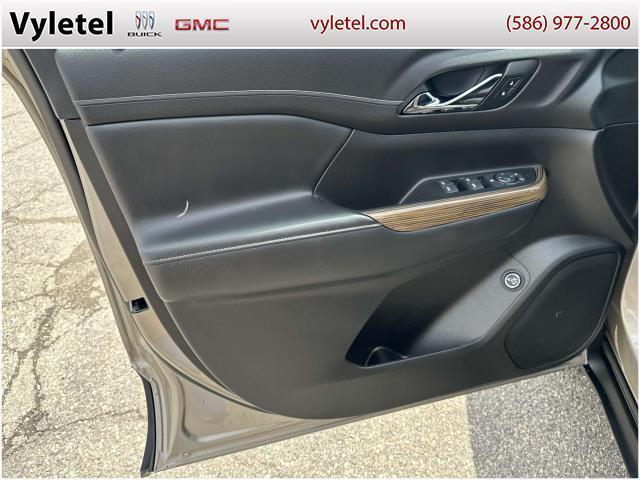 used 2022 GMC Acadia car, priced at $26,995