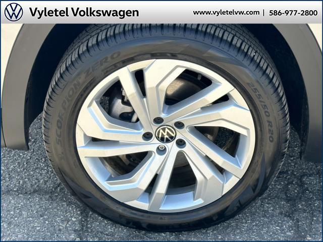 used 2021 Volkswagen Atlas Cross Sport car, priced at $31,995