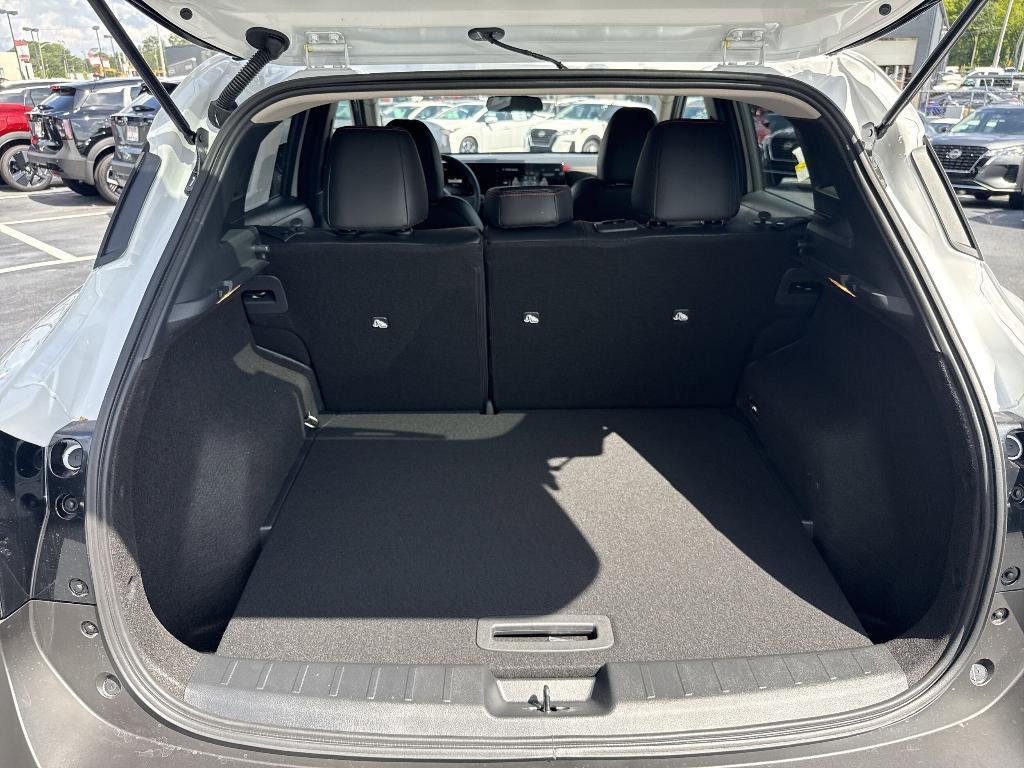 new 2025 Nissan Kicks car, priced at $27,702