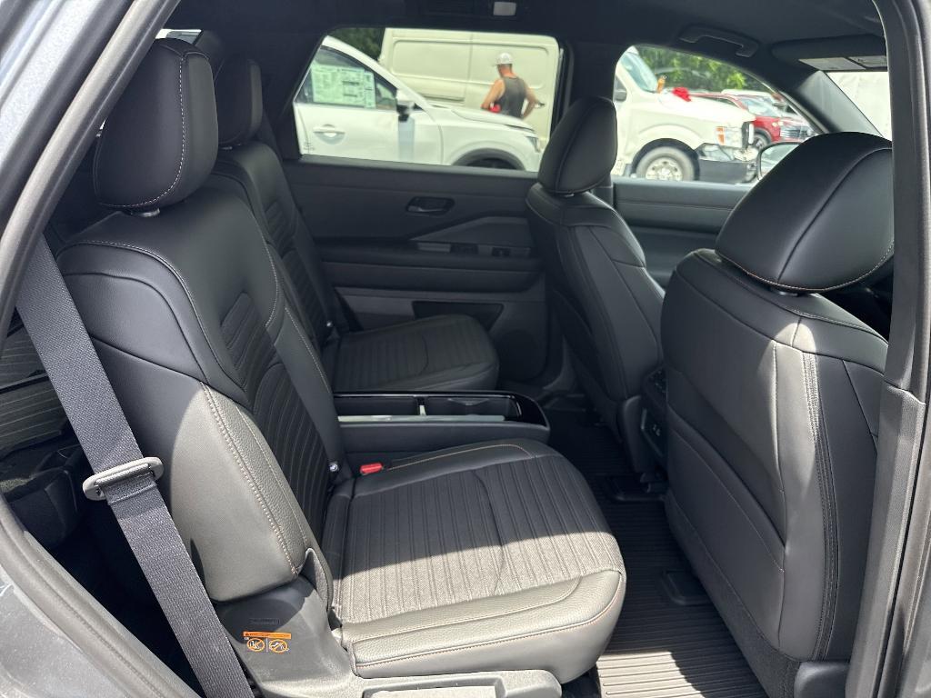 new 2025 Nissan Pathfinder car, priced at $43,261