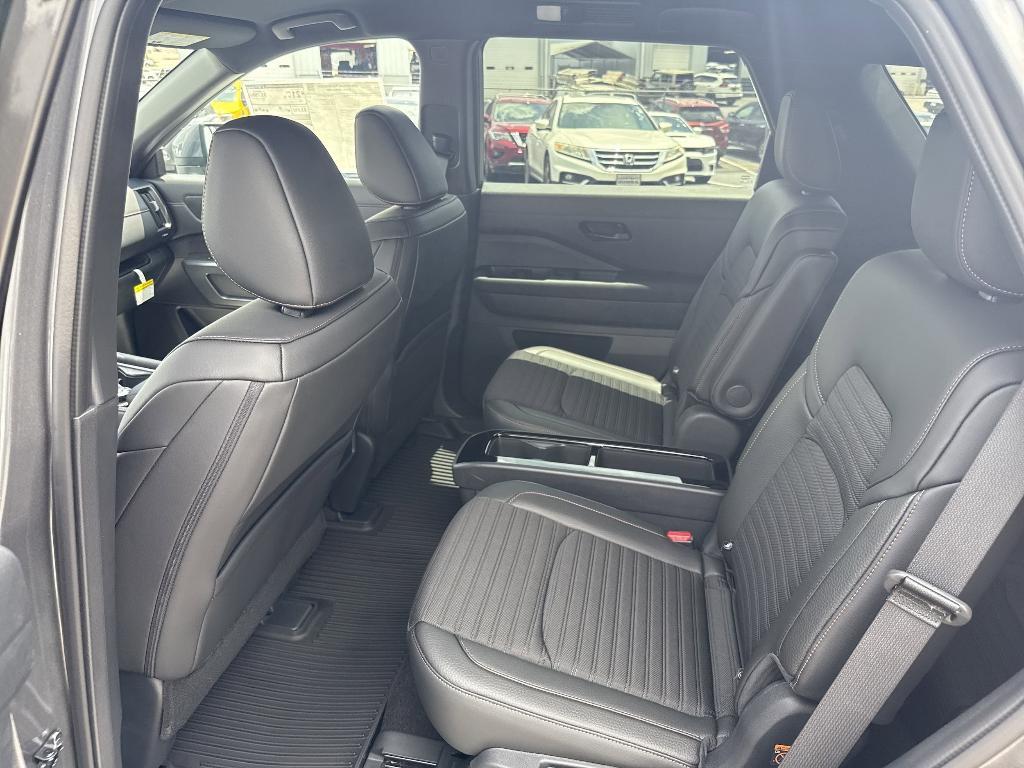 new 2025 Nissan Pathfinder car, priced at $43,261