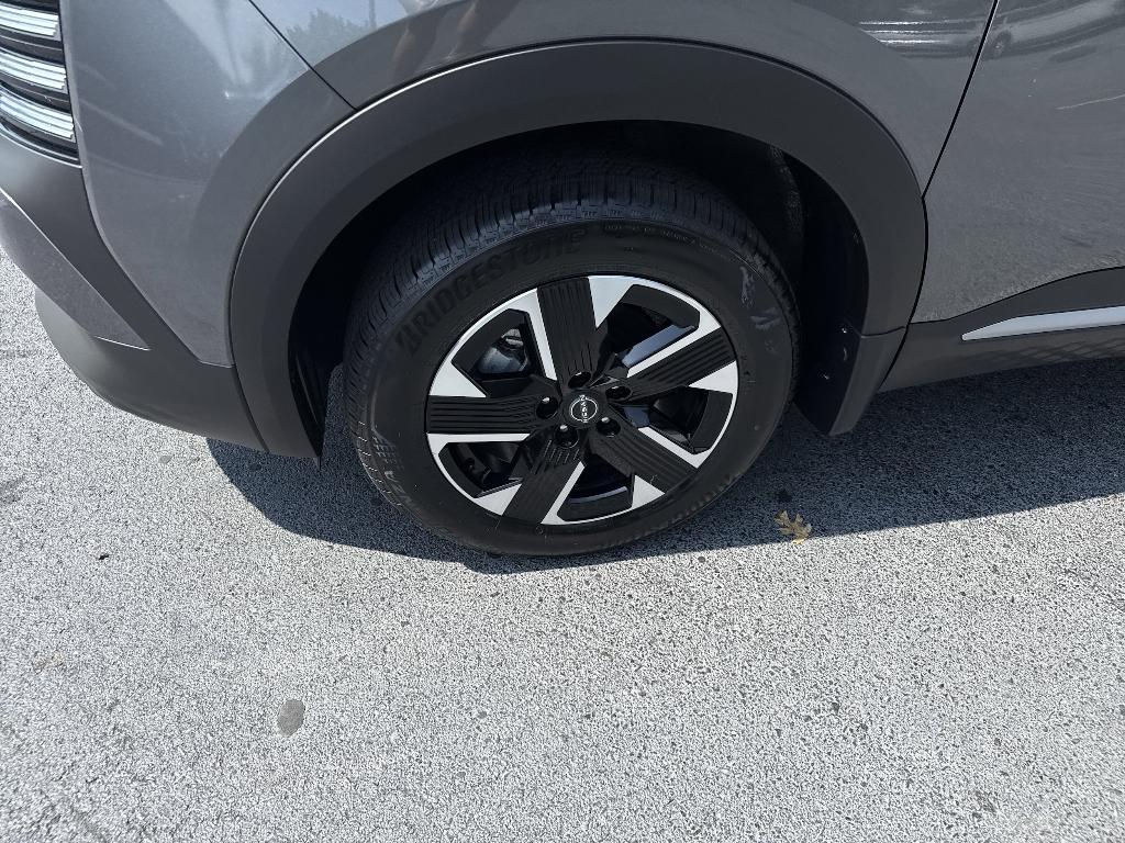 new 2025 Nissan Kicks car, priced at $27,822