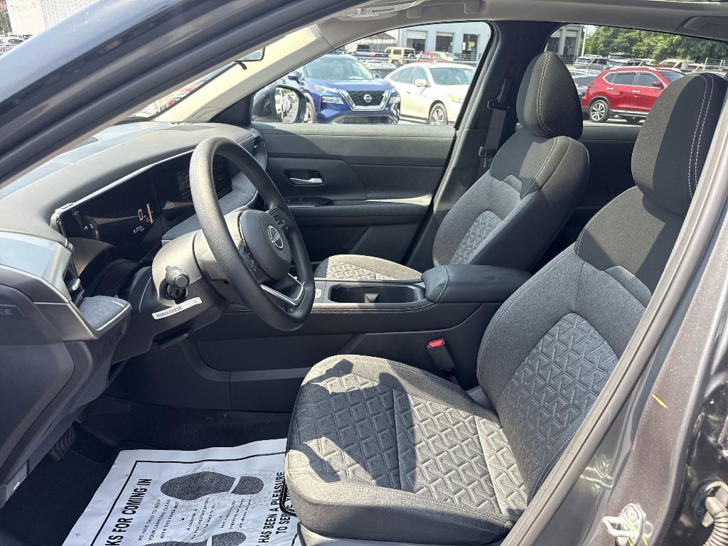new 2025 Nissan Kicks car, priced at $27,822