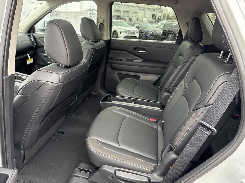 new 2025 Nissan Pathfinder car, priced at $45,433